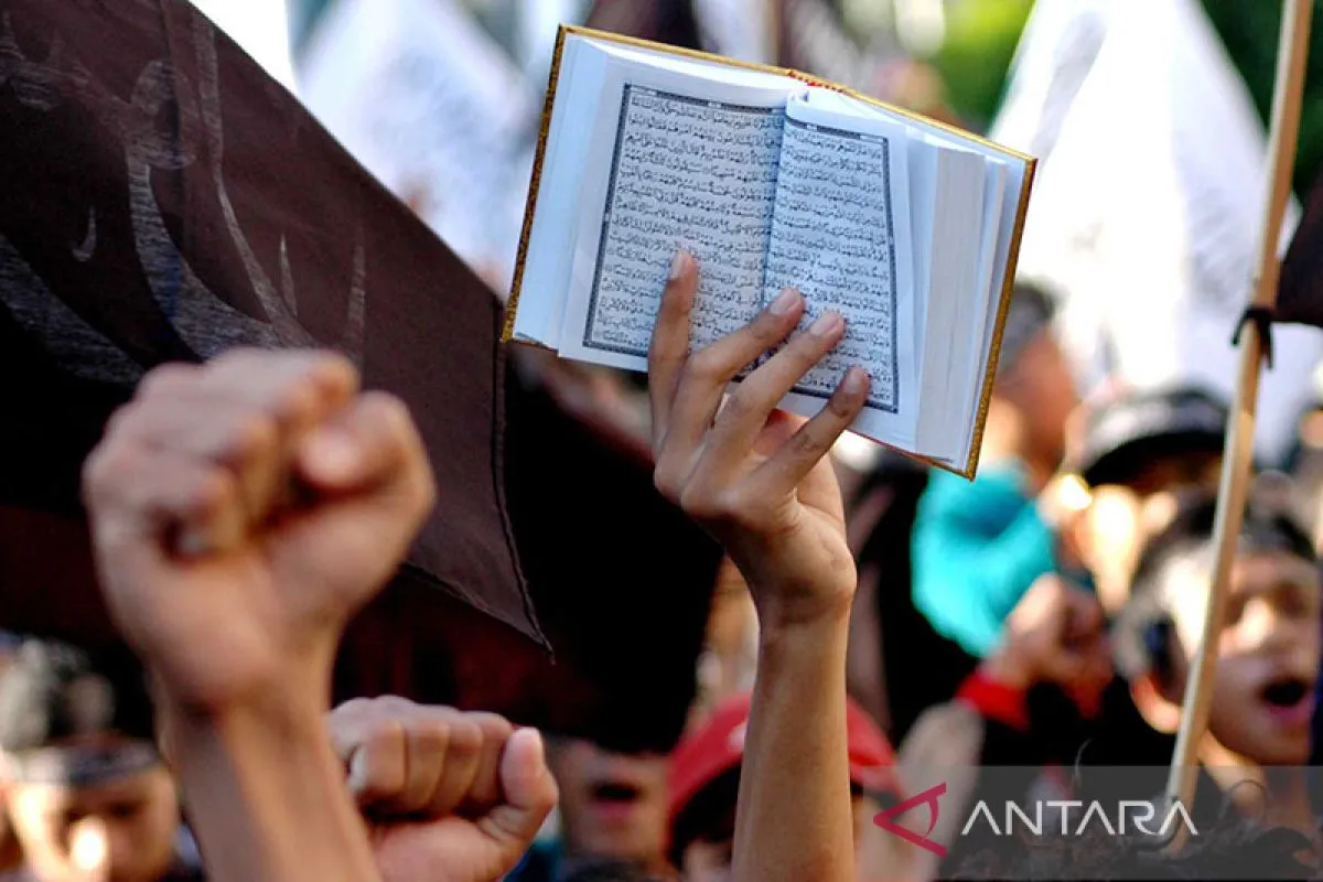Indonesia Urges OIC  to Take a Joint Stand Against  Quran Burnings in Several European Countries